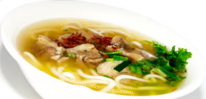 song-vu-B05-banh-canh-gio-heo-pork-leg-udon-soup