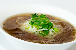 song-vu-P07-pho-nam-well-done-beef-noodle