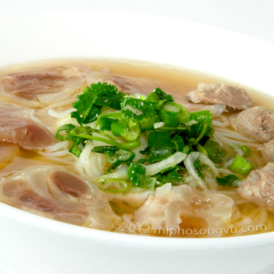 song-vu-P13-pho-gan-bo-vien-beef-tendon-beef-ball-rice-noodle-soup