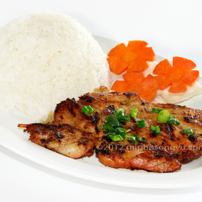 song-vu-R02-com-ga-grilled-chicken-rice