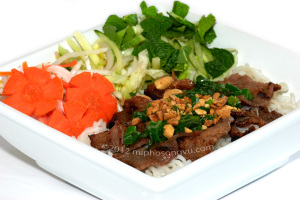 bun-thit-nuong-grilled-pork-vermicelli-v01