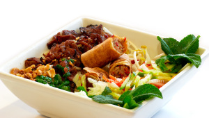 bun-thit-nuong-cha-gio-grilled-pork-spring-roll-vermicelli