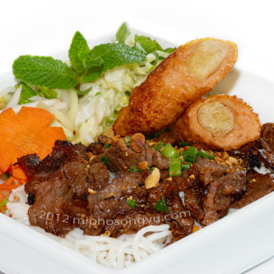 bun-bo-nuong-cha-gio-grilled-beef-spring-roll-vermicelli