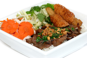 song-vu-V12-bun-thit-nuong-chao-tom-grilled-pork-