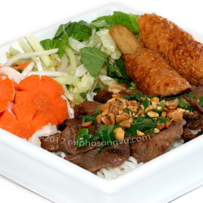 song-vu-V12-bun-thit-nuong-chao-tom-grilled-pork-