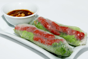 song-vu-A12-nem-nuong-cuon-grilled-pork-stick-roll