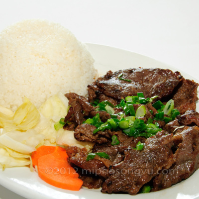 song-vu-R03-com-bo-grilled-beef-rice